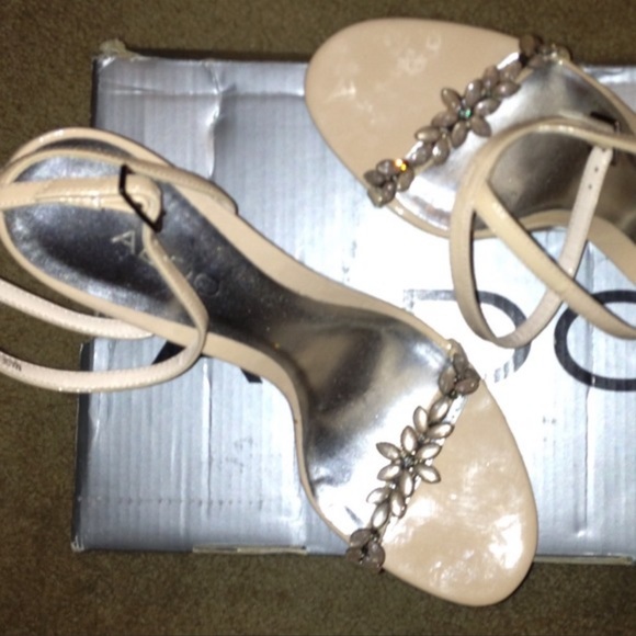 ALDO Nude Sandals Jeweled Patent Leather Heels EURO Size 39 - Picture 5 of 5